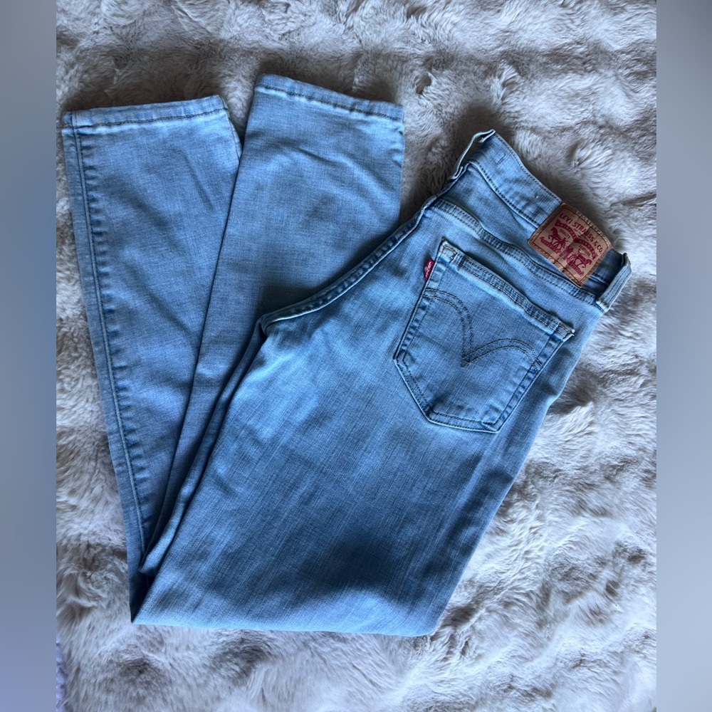 Levi’s boyfriend jeans